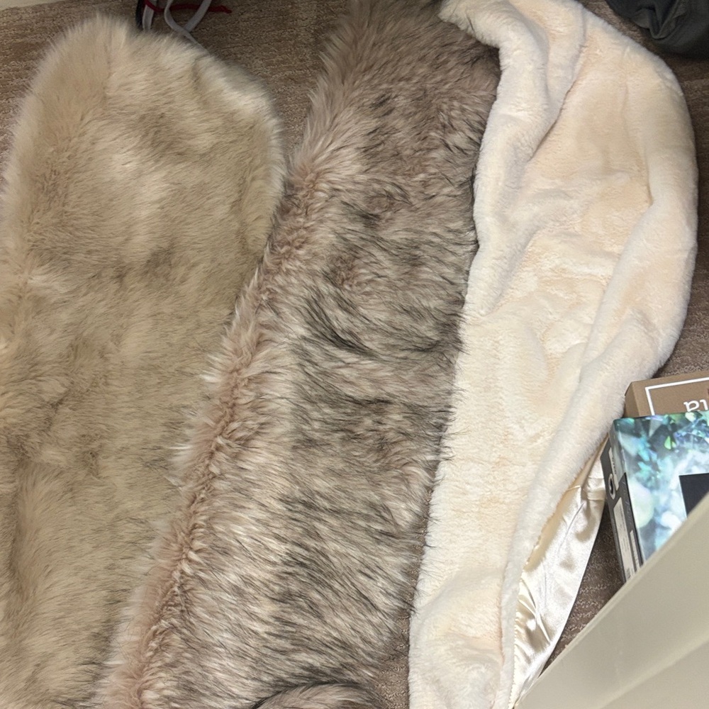3 fur wraps 
Never worn $20 each